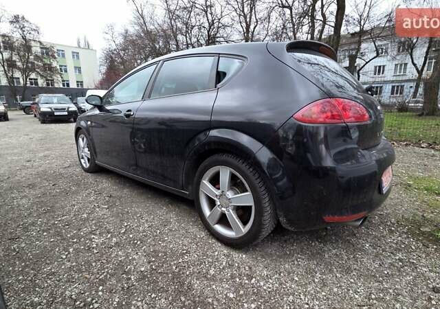 Черный Сеат Леон, объемом двигателя 1.6 л и пробегом 246 тыс. км за 5800 $, фото 3 на Automoto.ua