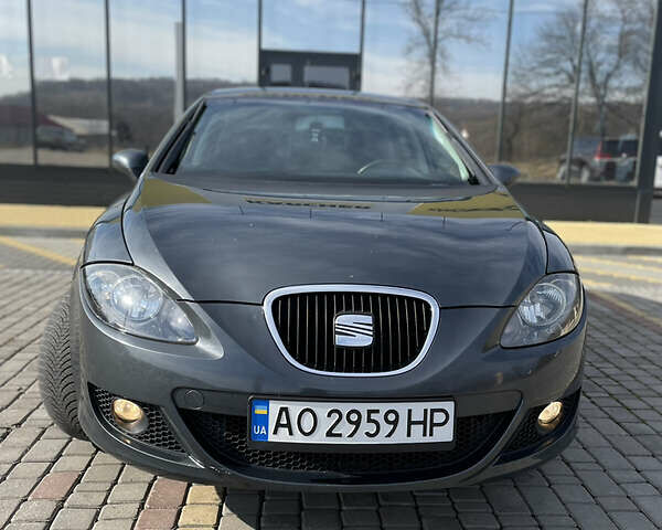 Чорний Сеат Leon, об'ємом двигуна 2 л та пробігом 270 тис. км за 5850 $, фото 9 на Automoto.ua