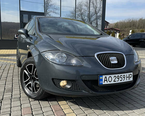 Чорний Сеат Leon, об'ємом двигуна 2 л та пробігом 270 тис. км за 5850 $, фото 4 на Automoto.ua