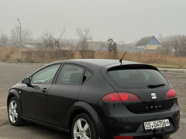 Черный Сеат Леон, объемом двигателя 1.9 л и пробегом 313 тыс. км за 2950 $, фото 6 на Automoto.ua