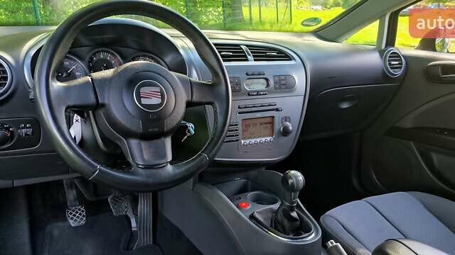 Чорний Сеат Leon, об'ємом двигуна 1.6 л та пробігом 127 тис. км за 5500 $, фото 12 на Automoto.ua