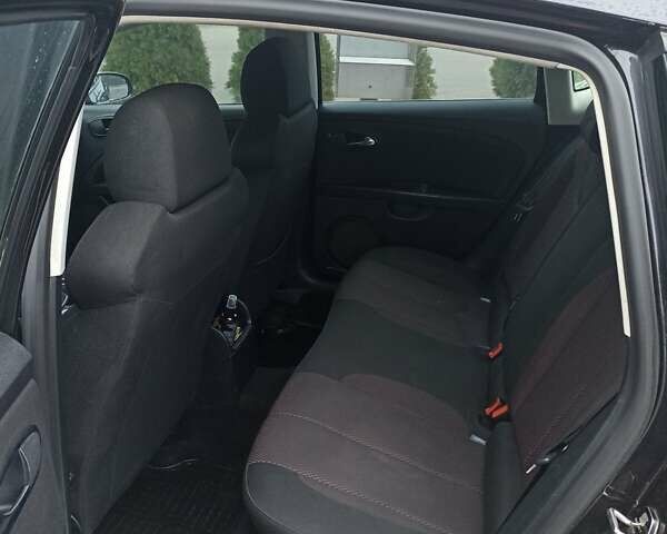 Черный Сеат Леон, объемом двигателя 2 л и пробегом 200 тыс. км за 5300 $, фото 3 на Automoto.ua