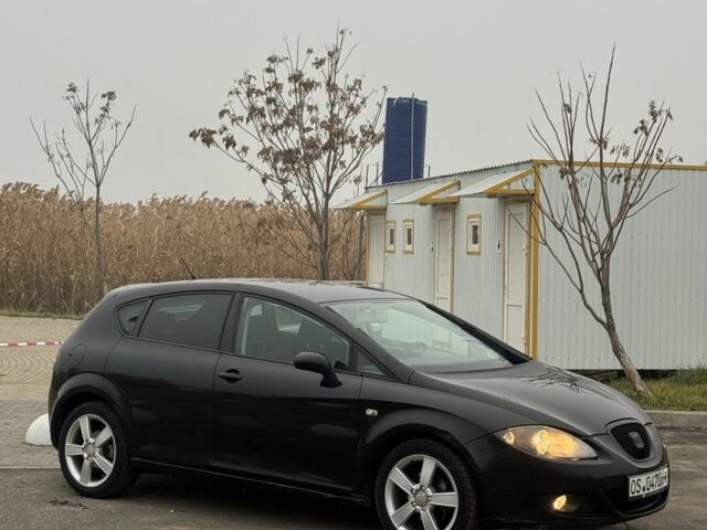 Черный Сеат Леон, объемом двигателя 1.9 л и пробегом 313 тыс. км за 2950 $, фото 3 на Automoto.ua