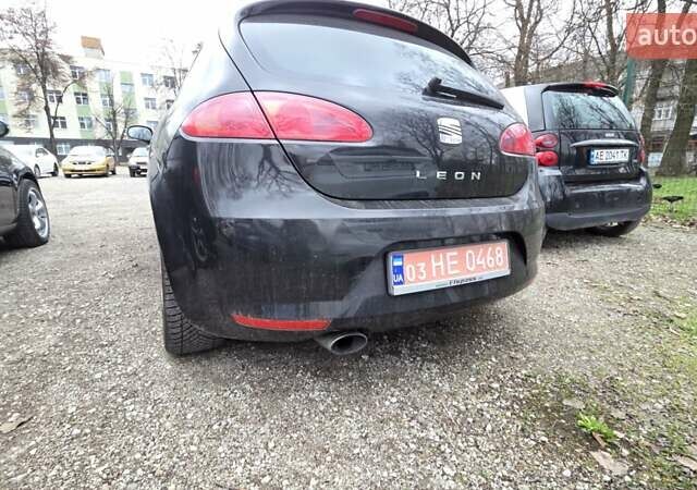 Черный Сеат Леон, объемом двигателя 1.6 л и пробегом 246 тыс. км за 5800 $, фото 4 на Automoto.ua