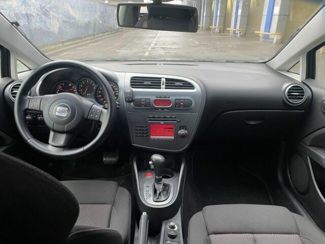 Чорний Сеат Leon, об'ємом двигуна 2 л та пробігом 205 тис. км за 6800 $, фото 15 на Automoto.ua