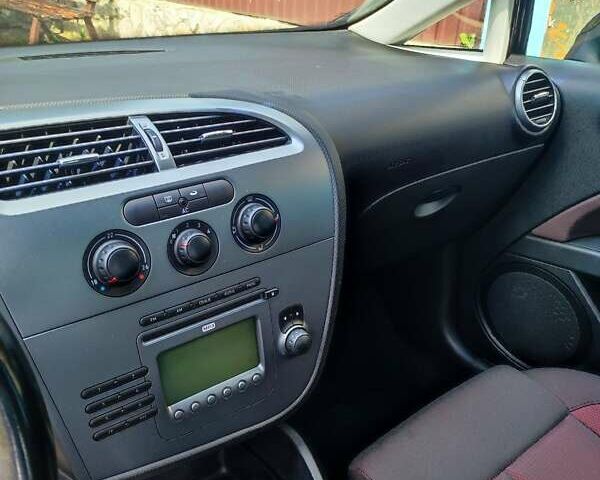 Чорний Сеат Leon, об'ємом двигуна 1.6 л та пробігом 219 тис. км за 5900 $, фото 7 на Automoto.ua