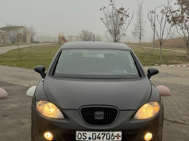 Черный Сеат Леон, объемом двигателя 1.9 л и пробегом 313 тыс. км за 2950 $, фото 1 на Automoto.ua