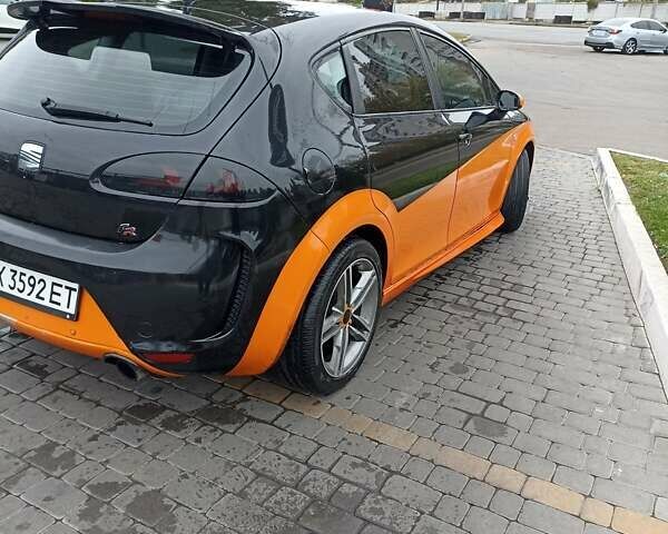 Черный Сеат Леон, объемом двигателя 2 л и пробегом 200 тыс. км за 5300 $, фото 2 на Automoto.ua