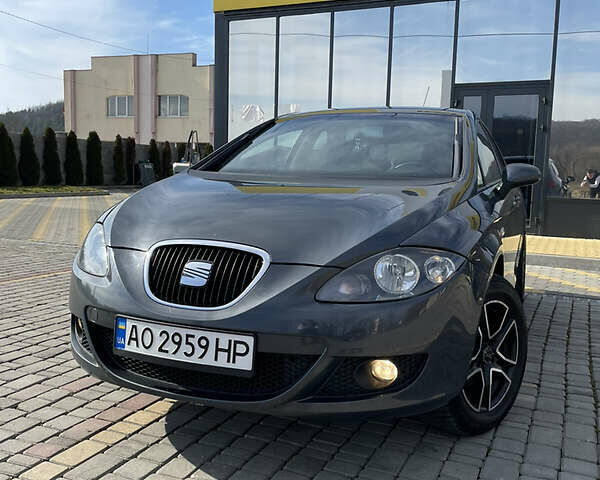 Чорний Сеат Leon, об'ємом двигуна 2 л та пробігом 270 тис. км за 5850 $, фото 2 на Automoto.ua