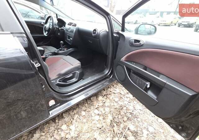 Черный Сеат Леон, объемом двигателя 1.6 л и пробегом 246 тыс. км за 5800 $, фото 8 на Automoto.ua