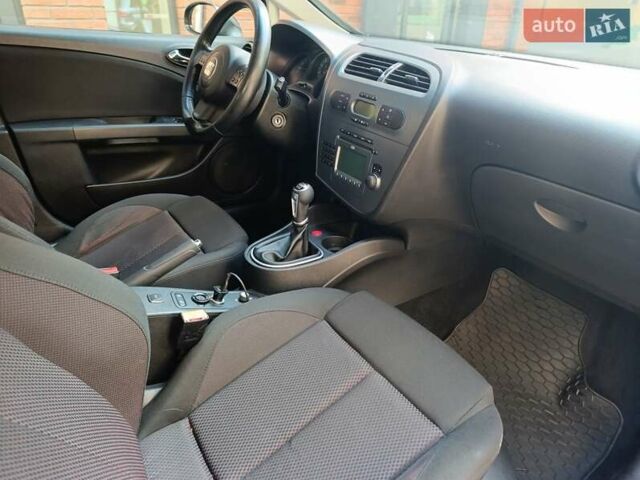 Черный Сеат Леон, объемом двигателя 2 л и пробегом 201 тыс. км за 4700 $, фото 25 на Automoto.ua