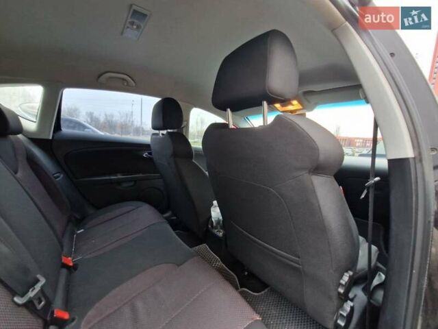 Чорний Сеат Leon, об'ємом двигуна 2 л та пробігом 164 тис. км за 5500 $, фото 7 на Automoto.ua