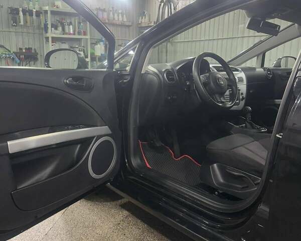 Черный Сеат Леон, объемом двигателя 1.39 л и пробегом 265 тыс. км за 5150 $, фото 2 на Automoto.ua