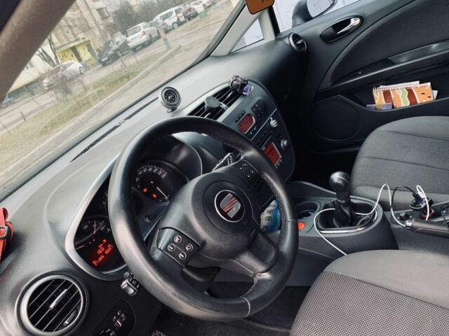 Чорний Сеат Leon, об'ємом двигуна 1.6 л та пробігом 286 тис. км за 5900 $, фото 6 на Automoto.ua