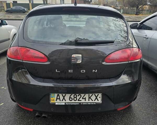 Черный Сеат Леон, объемом двигателя 2 л и пробегом 60 тыс. км за 8000 $, фото 2 на Automoto.ua