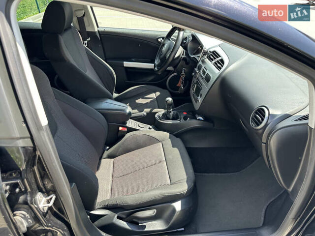 Чорний Сеат Leon, об'ємом двигуна 1.39 л та пробігом 262 тис. км за 5600 $, фото 24 на Automoto.ua