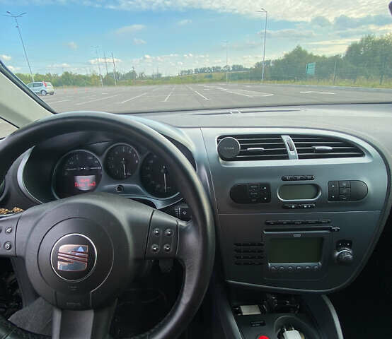 Черный Сеат Леон, объемом двигателя 1.8 л и пробегом 255 тыс. км за 5300 $, фото 25 на Automoto.ua