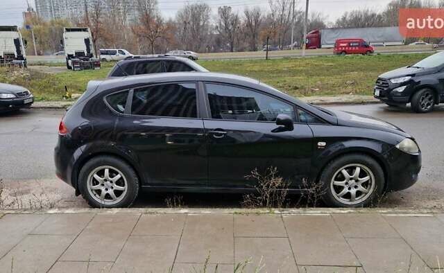 Чорний Сеат Leon, об'ємом двигуна 2 л та пробігом 164 тис. км за 5500 $, фото 3 на Automoto.ua