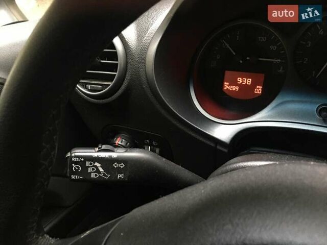 Чорний Сеат Leon, об'ємом двигуна 2 л та пробігом 34 тис. км за 10500 $, фото 12 на Automoto.ua