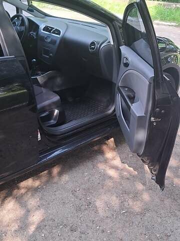 Чорний Сеат Leon, об'ємом двигуна 1.6 л та пробігом 128 тис. км за 5700 $, фото 2 на Automoto.ua