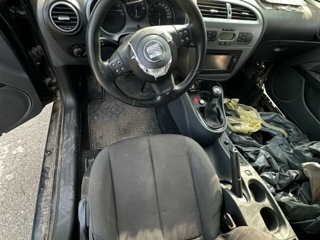 Чорний Сеат Leon, об'ємом двигуна 1.8 л та пробігом 200 тис. км за 3999 $, фото 6 на Automoto.ua