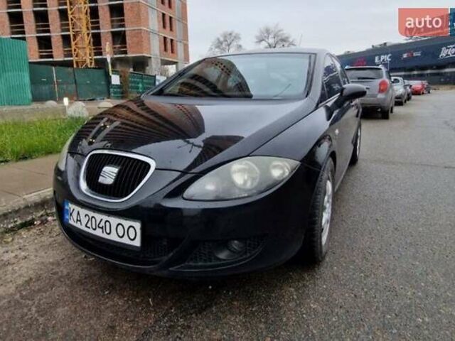 Чорний Сеат Leon, об'ємом двигуна 2 л та пробігом 164 тис. км за 5500 $, фото 4 на Automoto.ua