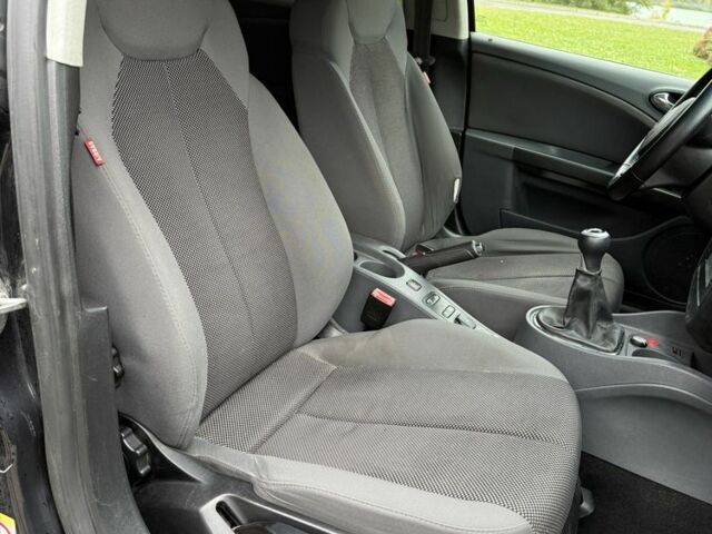 Чорний Сеат Leon, об'ємом двигуна 1.8 л та пробігом 286 тис. км за 5450 $, фото 5 на Automoto.ua