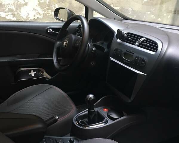 Чорний Сеат Leon, об'ємом двигуна 2 л та пробігом 34 тис. км за 10500 $, фото 10 на Automoto.ua