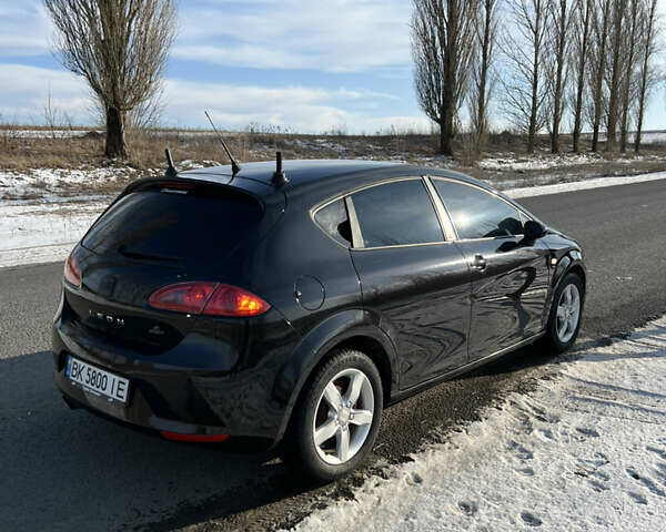 Черный Сеат Леон, объемом двигателя 1.8 л и пробегом 255 тыс. км за 5300 $, фото 8 на Automoto.ua