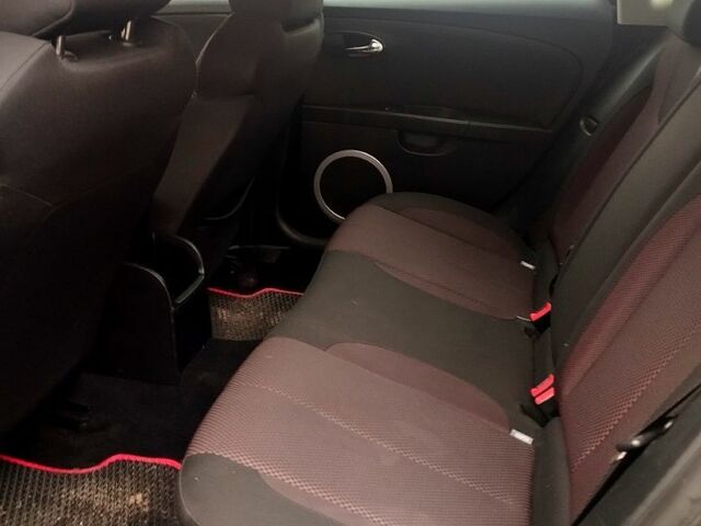 Черный Сеат Леон, объемом двигателя 1.4 л и пробегом 264 тыс. км за 5400 $, фото 7 на Automoto.ua