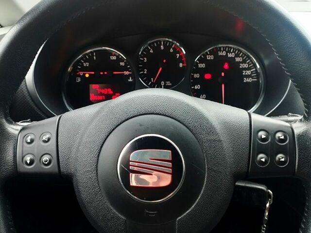 Черный Сеат Леон, объемом двигателя 1.4 л и пробегом 264 тыс. км за 5400 $, фото 5 на Automoto.ua