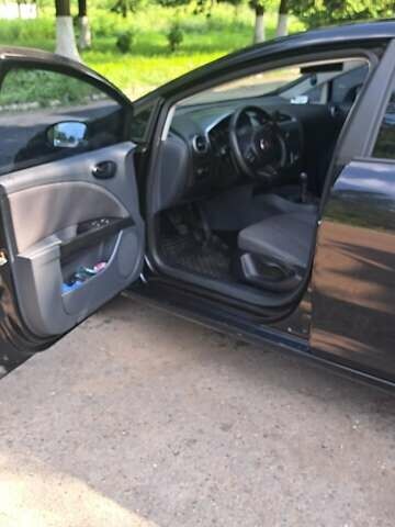 Чорний Сеат Leon, об'ємом двигуна 1.6 л та пробігом 128 тис. км за 5700 $, фото 5 на Automoto.ua