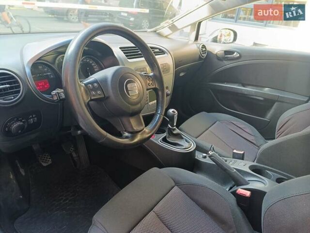 Черный Сеат Леон, объемом двигателя 2 л и пробегом 201 тыс. км за 4700 $, фото 17 на Automoto.ua