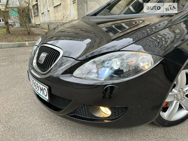 Чорний Сеат Leon, об'ємом двигуна 1.8 л та пробігом 209 тис. км за 7500 $, фото 1 на Automoto.ua