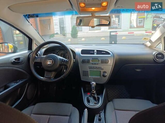 Черный Сеат Леон, объемом двигателя 2 л и пробегом 201 тыс. км за 4700 $, фото 24 на Automoto.ua