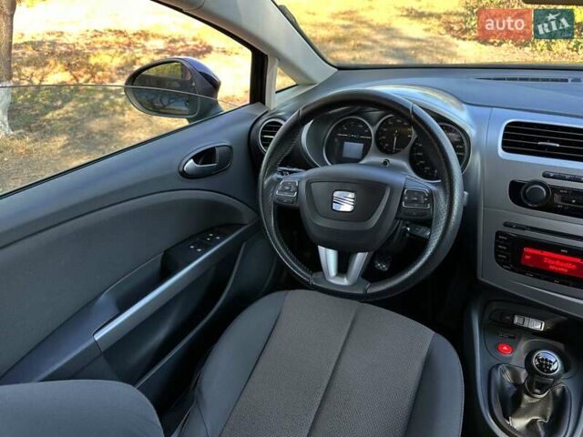 Чорний Сеат Leon, об'ємом двигуна 1.4 л та пробігом 159 тис. км за 6799 $, фото 48 на Automoto.ua