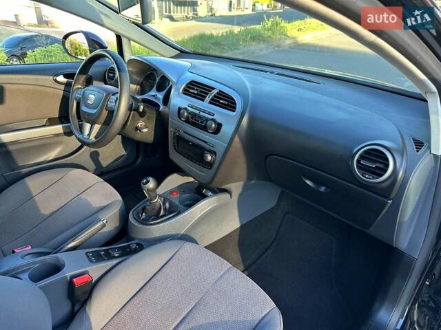 Чорний Сеат Leon, об'ємом двигуна 1.4 л та пробігом 159 тис. км за 7399 $, фото 44 на Automoto.ua