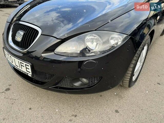 Черный Сеат Леон, объемом двигателя 1.8 л и пробегом 141 тыс. км за 5600 $, фото 46 на Automoto.ua