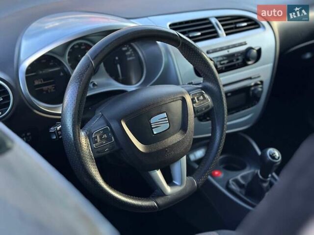 Чорний Сеат Leon, об'ємом двигуна 1.4 л та пробігом 159 тис. км за 7399 $, фото 22 на Automoto.ua