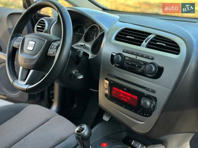 Чорний Сеат Leon, об'ємом двигуна 1.4 л та пробігом 159 тис. км за 6799 $, фото 45 на Automoto.ua