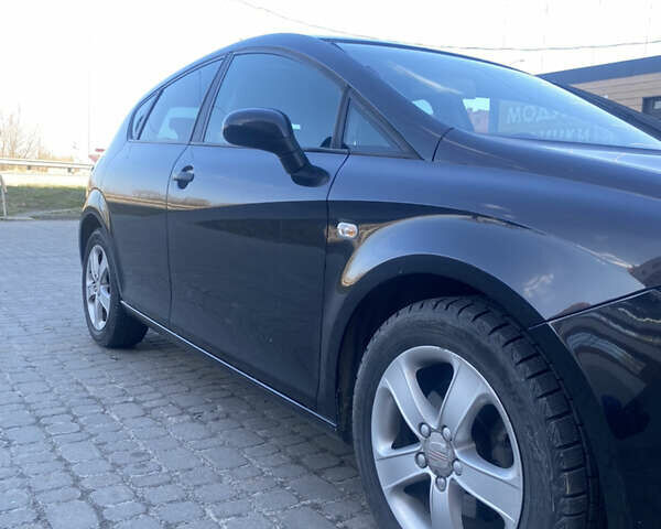 Чорний Сеат Leon, об'ємом двигуна 1.39 л та пробігом 206 тис. км за 5900 $, фото 3 на Automoto.ua