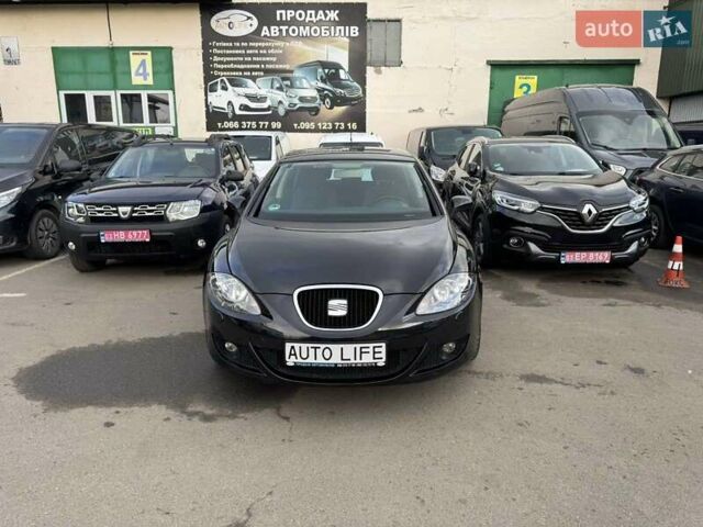Черный Сеат Леон, объемом двигателя 1.8 л и пробегом 141 тыс. км за 5600 $, фото 2 на Automoto.ua