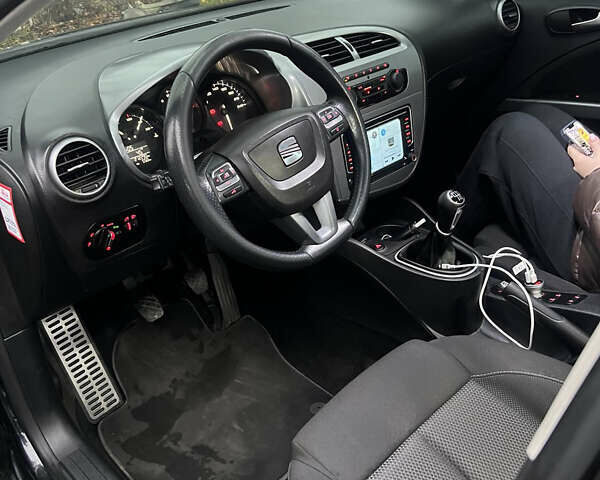 Чорний Сеат Leon, об'ємом двигуна 1.4 л та пробігом 213 тис. км за 7500 $, фото 6 на Automoto.ua