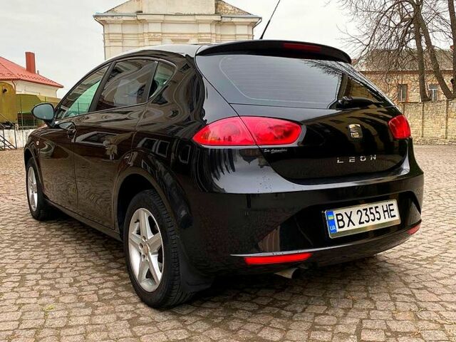 Черный Сеат Леон, объемом двигателя 1.9 л и пробегом 190 тыс. км за 6600 $, фото 3 на Automoto.ua