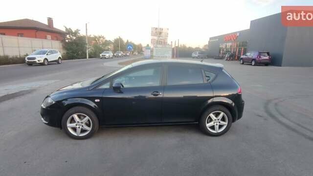 Черный Сеат Леон, объемом двигателя 1.39 л и пробегом 180 тыс. км за 6500 $, фото 2 на Automoto.ua