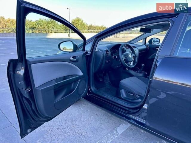 Черный Сеат Леон, объемом двигателя 1.39 л и пробегом 90 тыс. км за 9300 $, фото 17 на Automoto.ua