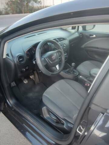 Черный Сеат Леон, объемом двигателя 1.39 л и пробегом 180 тыс. км за 6500 $, фото 21 на Automoto.ua