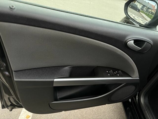 Черный Сеат Леон, объемом двигателя 1.4 л и пробегом 200 тыс. км за 6600 $, фото 6 на Automoto.ua