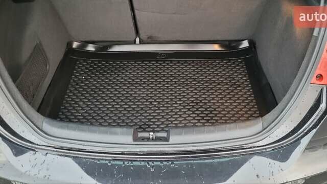 Сеат Леон 2011 в Киеве на Automoto.ua Черный Сеат Леон, объемом двигателя 1.8 л и пробегом 200 тыс. км за 8500 $, фото 8 на Automoto.ua