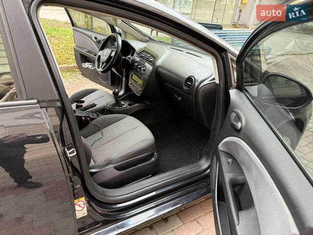 Черный Сеат Леон, объемом двигателя 1.39 л и пробегом 199 тыс. км за 5700 $, фото 4 на Automoto.ua